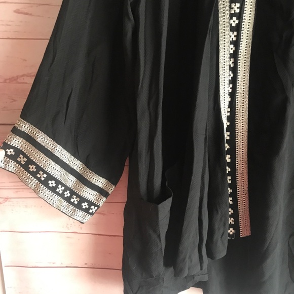 Forever 21 black kimono - Picture 5 of 8